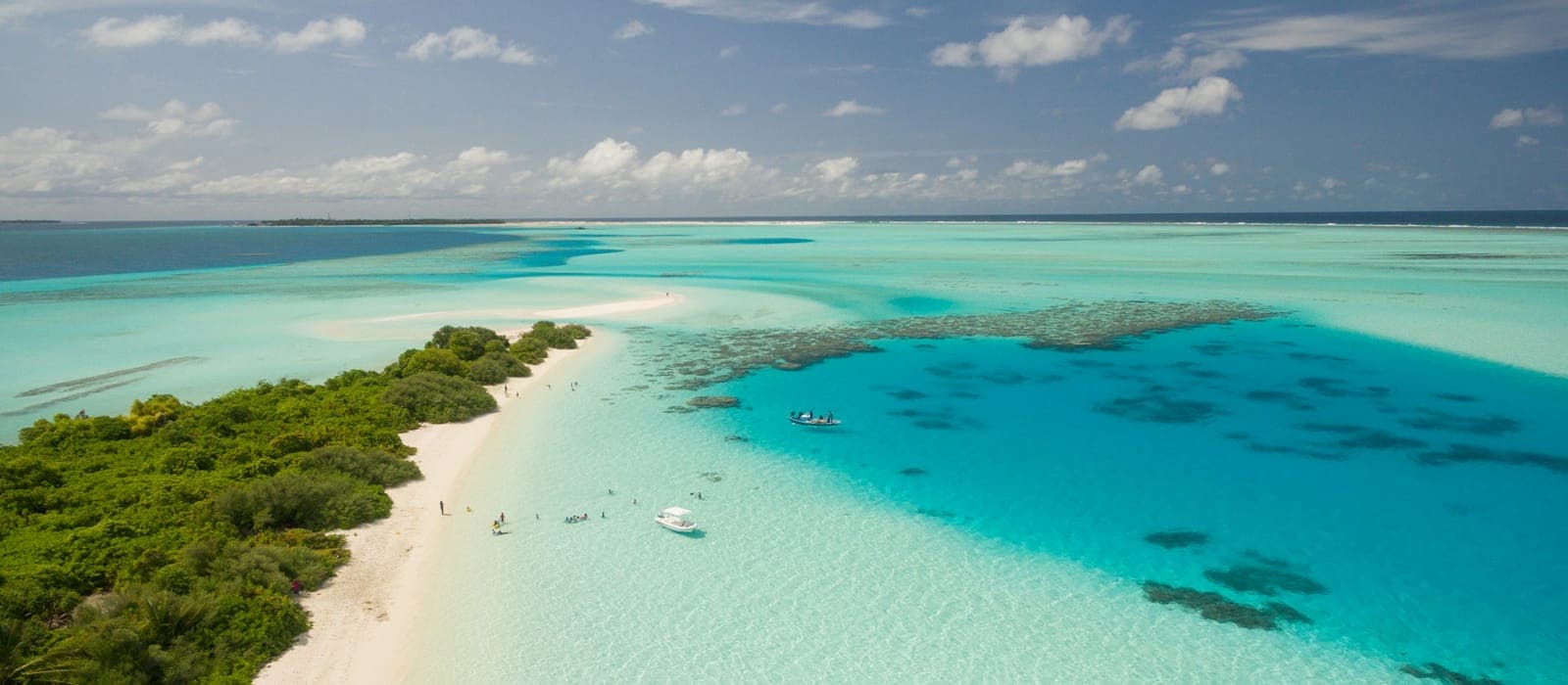 Map — Bloody Bay placement, walking radius to the bay and Booby Cay boat drop